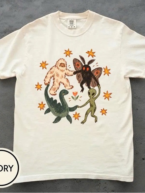 Gildan Tops - Unbranded Cream Graphic Tee with Retro Monsters and Stars